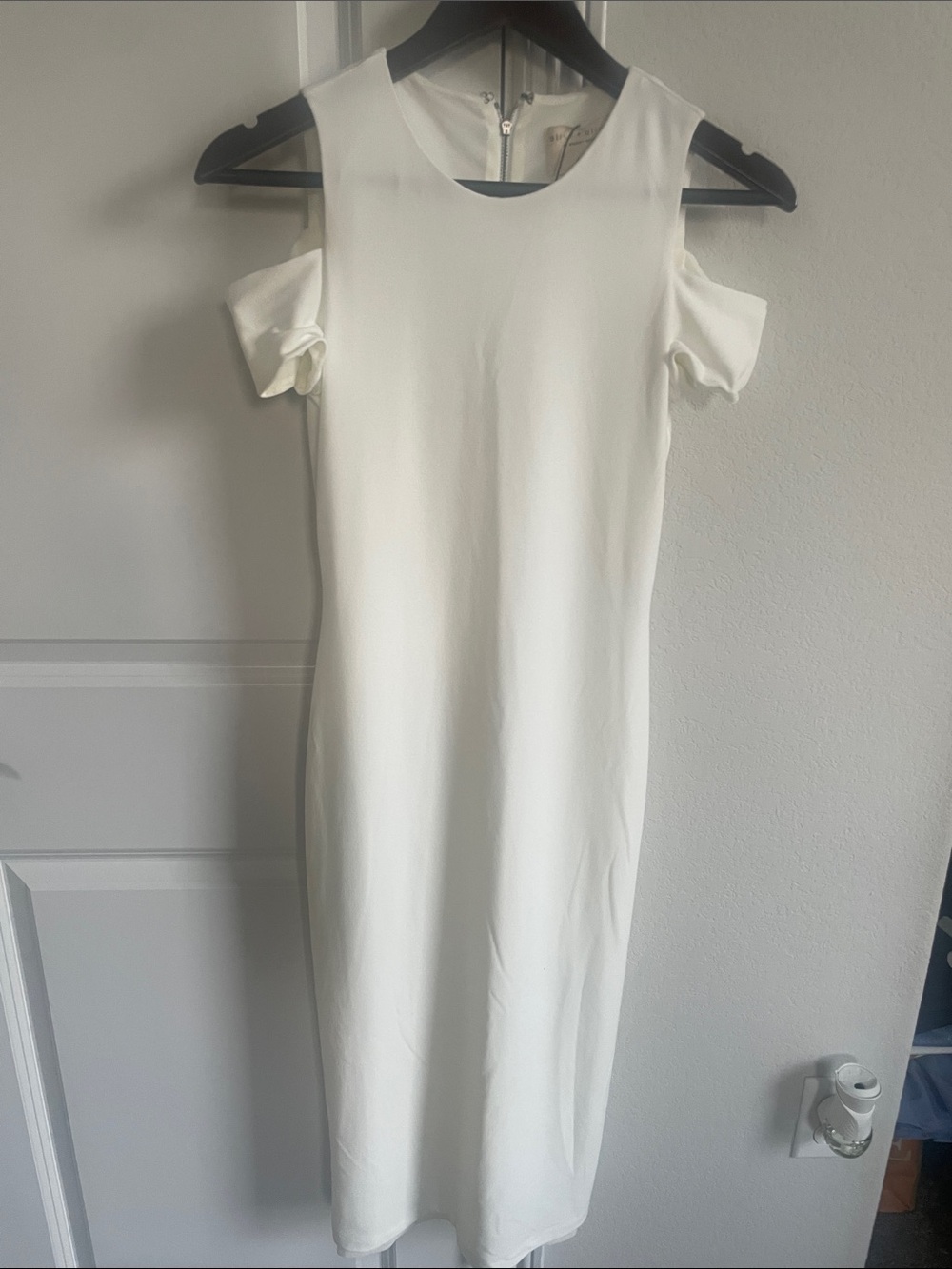 Alice + Olivia Off White Cold-Shoulder Midi Dress